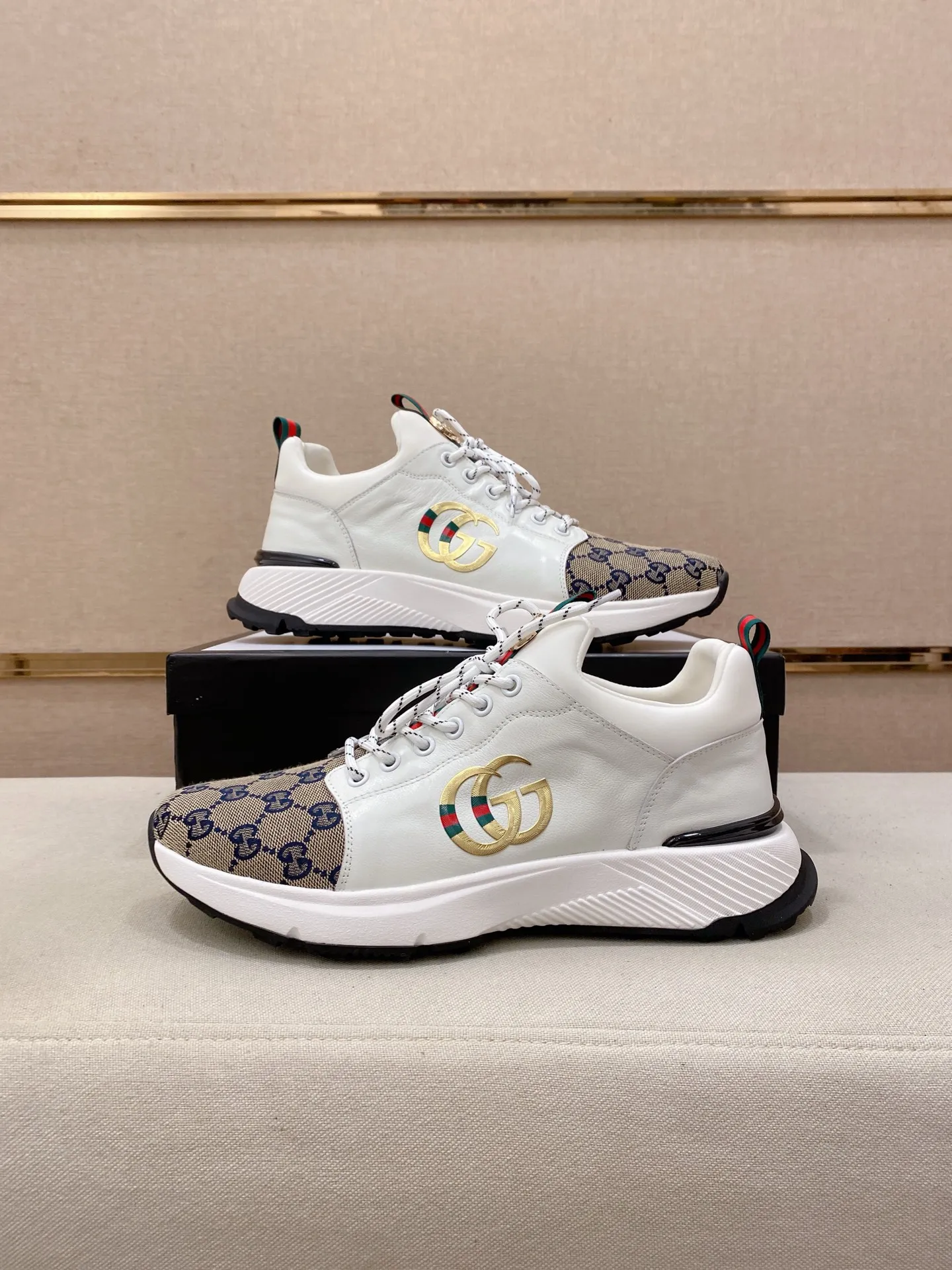 Men's clothing and shoes💰:462💰 (GUCCI) The latest model from the official website🎁🎁Casual and fashionable men's shoes👟, hot style💥The version is simple and elegant, exclusive for trendy men. The unique latest brand elements from the official website👑Original Gucci decoration, fashionable and generous, the fabric is original cowhide ✅Mesh breathable lining, the official website specifies wear-resistant casual outsole, the classic model is taken in kind at the counter🎬38-44 (can be customized for 45 non-refundable)